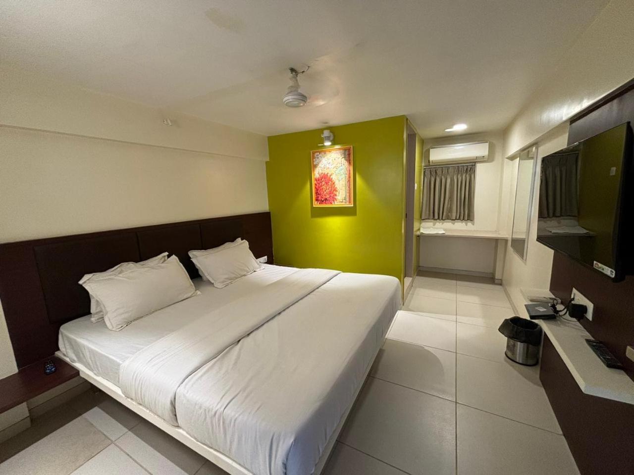 Hotel Haldi ناسيك المظهر الخارجي الصورة